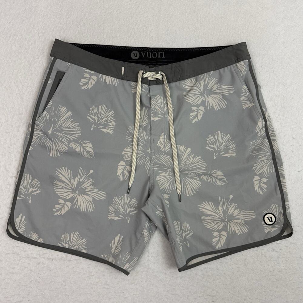 Vuori Cruise Boardshorts Men 36 Gray Floral 7.5 Inch Swim Trunks